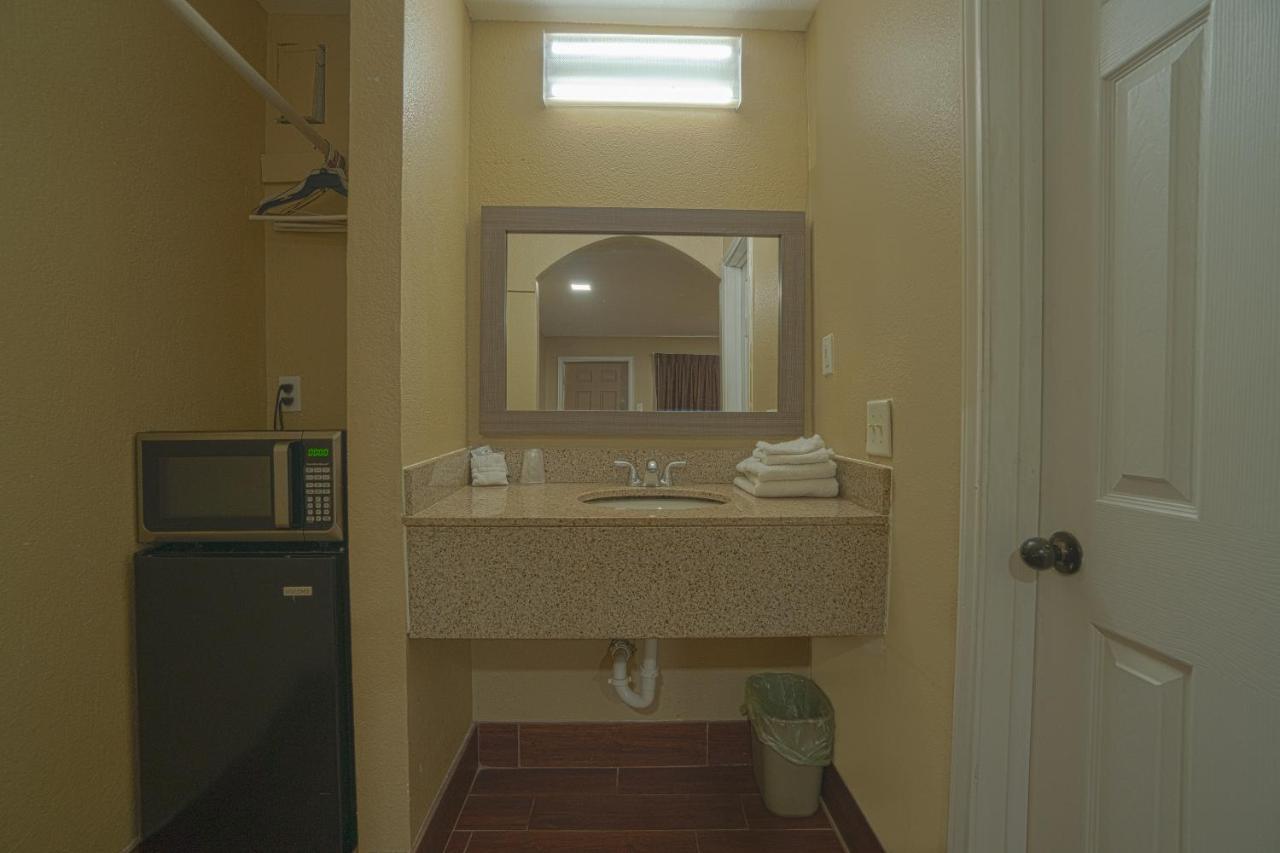 Days Inn By Wyndham Aransas Pass Bagian luar foto